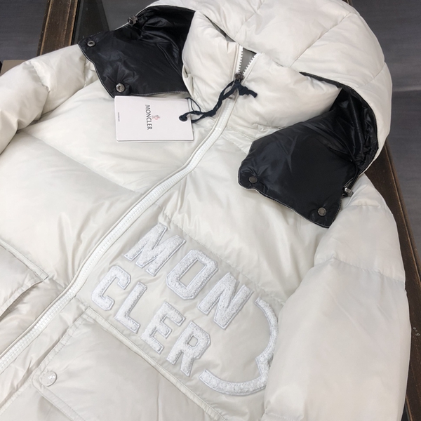 ハイクオリティダウンジャケット側面デザイン